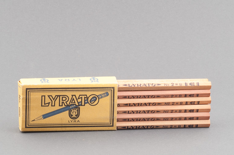 Vintage pencils Lyrato n°0666 n°2=B with banderole  